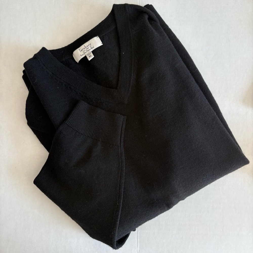 Turnbury V neck long sleeve extra fine merino wool sweater black XL